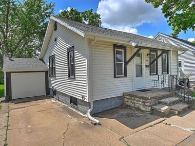 645 34th St NE, Cedar Rapids, IA, 52402