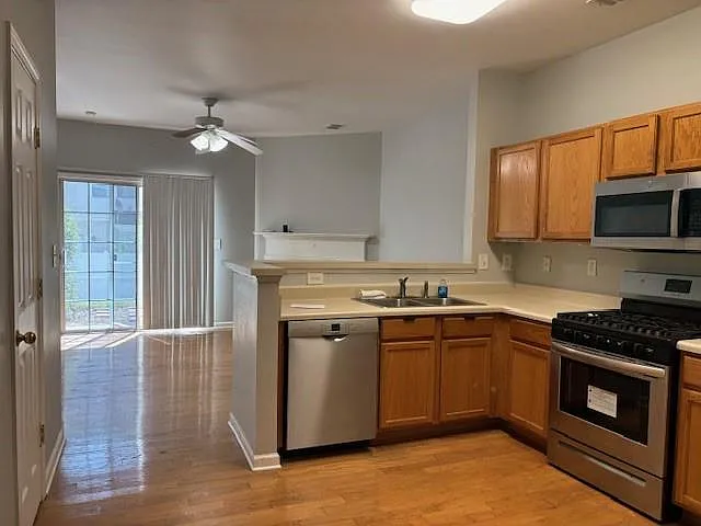 Building Photo - 1504 Cove Creek Cir