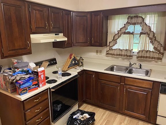 3rd image of 231 N Beechwood Dr