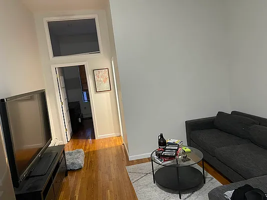 Rented by Standard Living Realty Inc | media 7