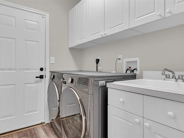 950 Marina Dr — Photo 36