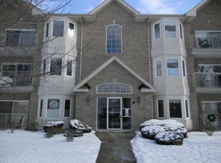 5361 W Mint Julip Dr APT 301, Alsip, IL 60803