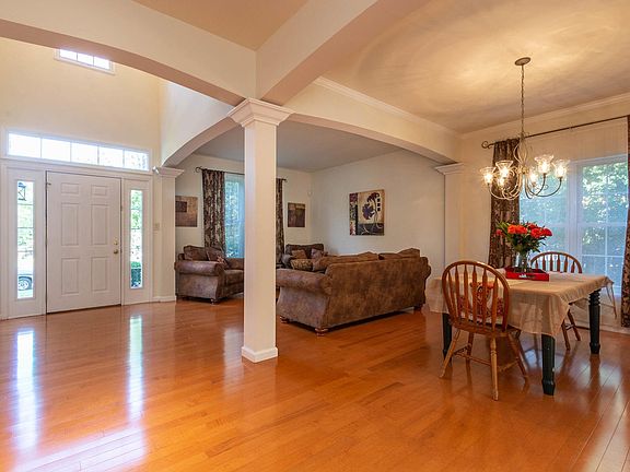 5th image of 2419 E Goldin Dr