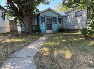 824 Cartier Ave, Moose Jaw, SK S6H1M1