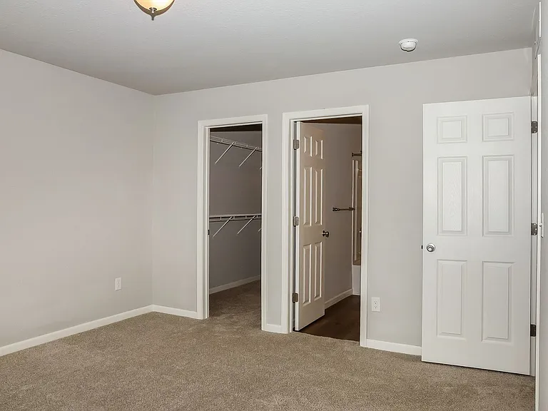 1304 Timber Hollow Ct — Photo 8