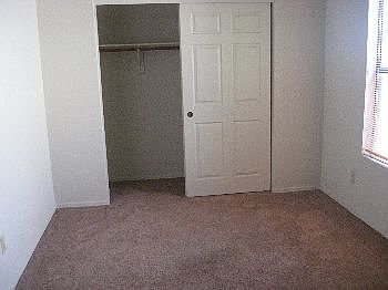 5th image of 4658 W Dublin St