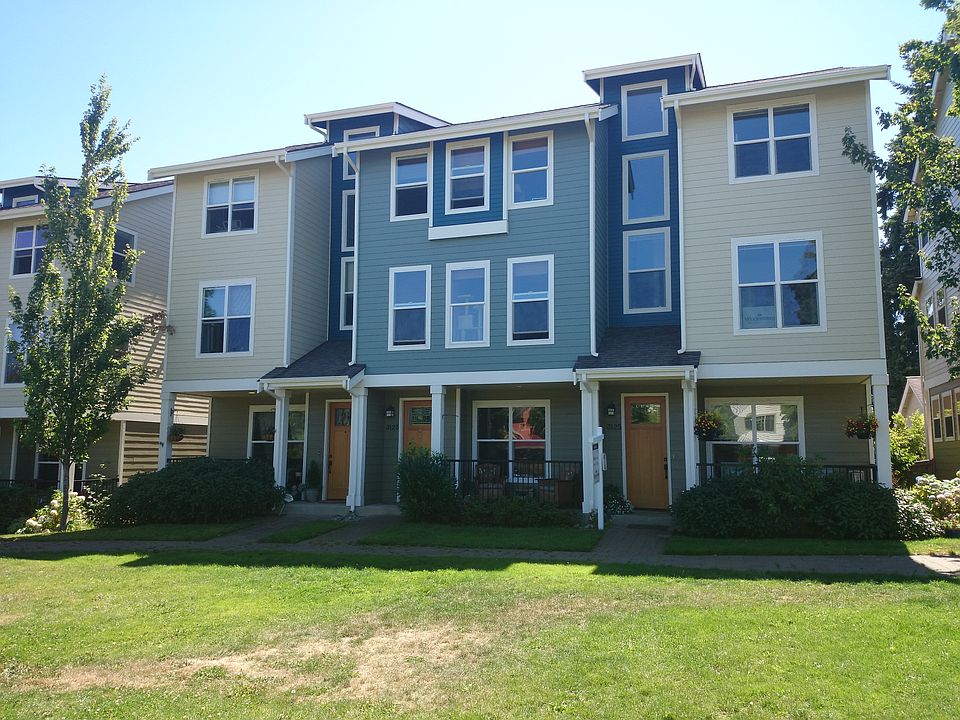 2nd image of 3125 SW Raymond St