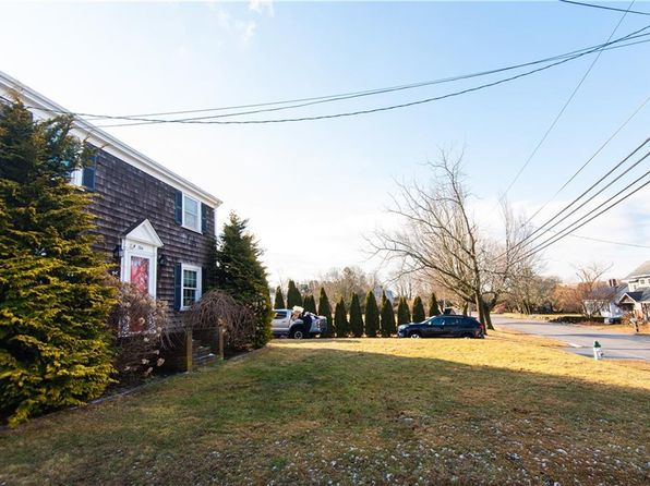 204 Middle Rd, Portsmouth, RI 02871