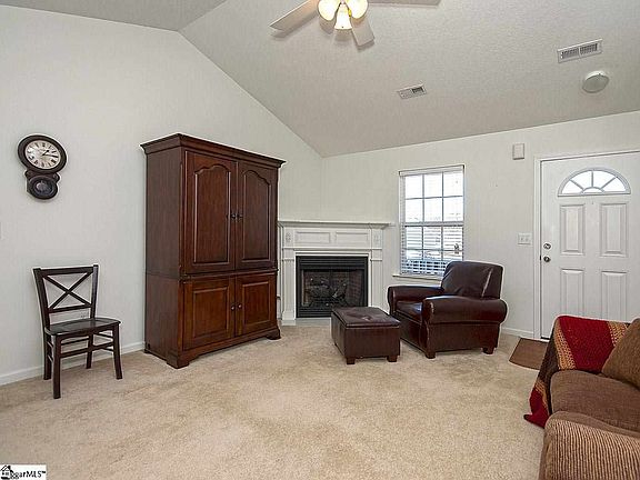 3rd image of 109 Waukegan Way