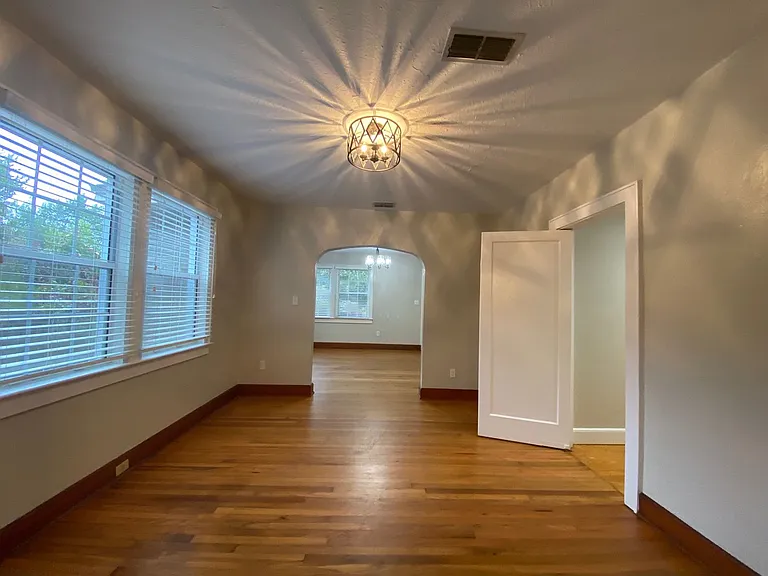 948 Alachua Ave — Photo 2