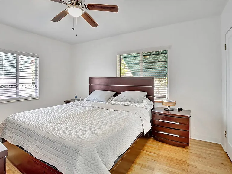 1523 Dewey St — Photo 24
