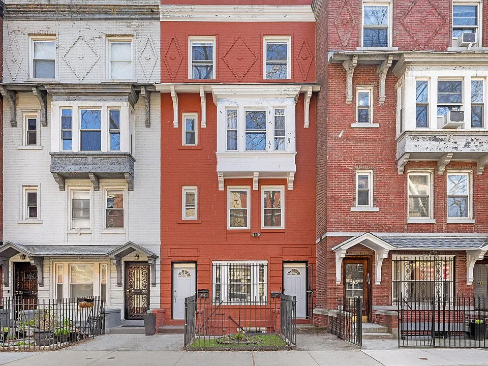 39 Hampton Pl #2