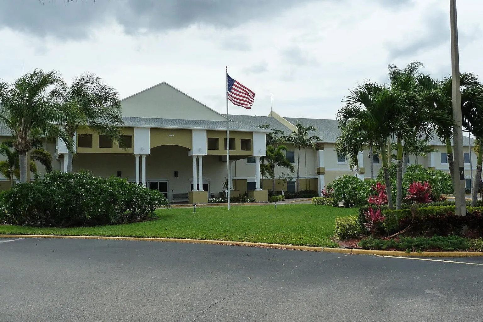 2 bed, 1.5 bath, 798 sqft, $1,700 — Photo 1