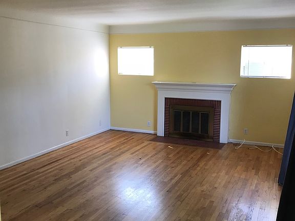 3rd image of 5646 5648 1/2 Denny Ave