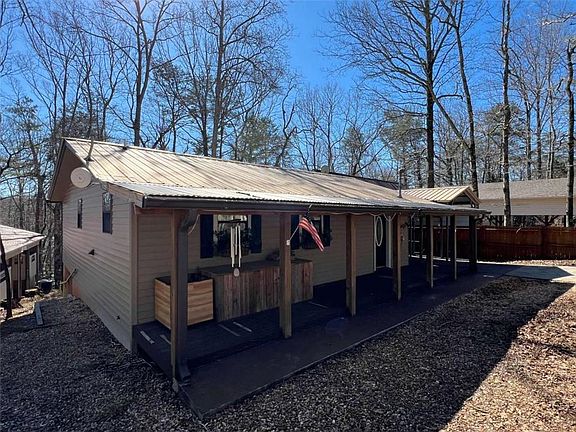 3rd image of 160 Nob Hill Rdg