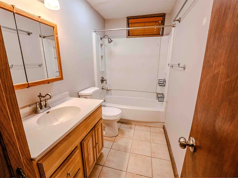 225 Parker Dr — Photo 30