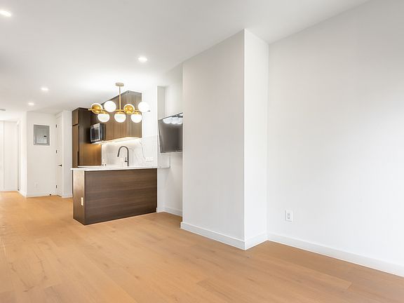 3rd image of 5-13 51st Ave #W1