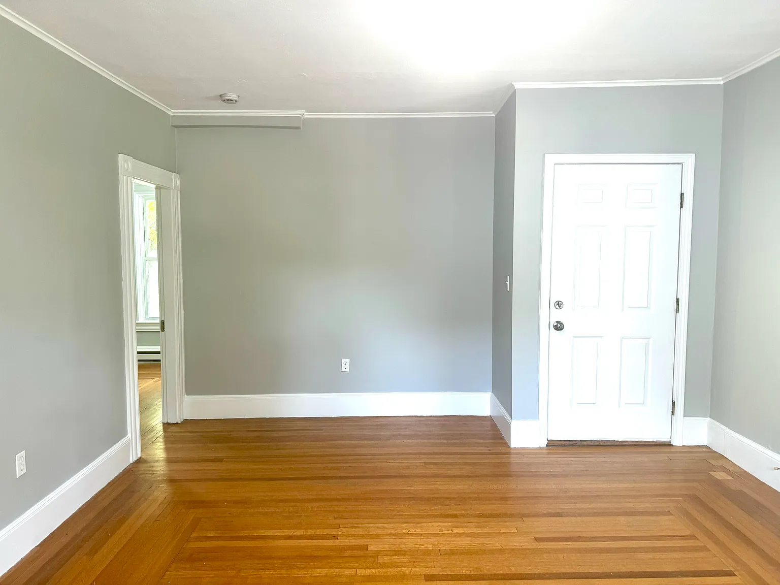 1 bed, 700 sqft, $1,800 — Photo 4