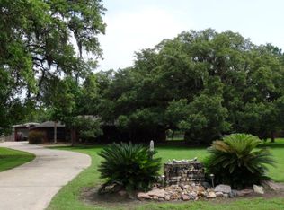 1020 Bar X Trl, Angleton, TX 77515