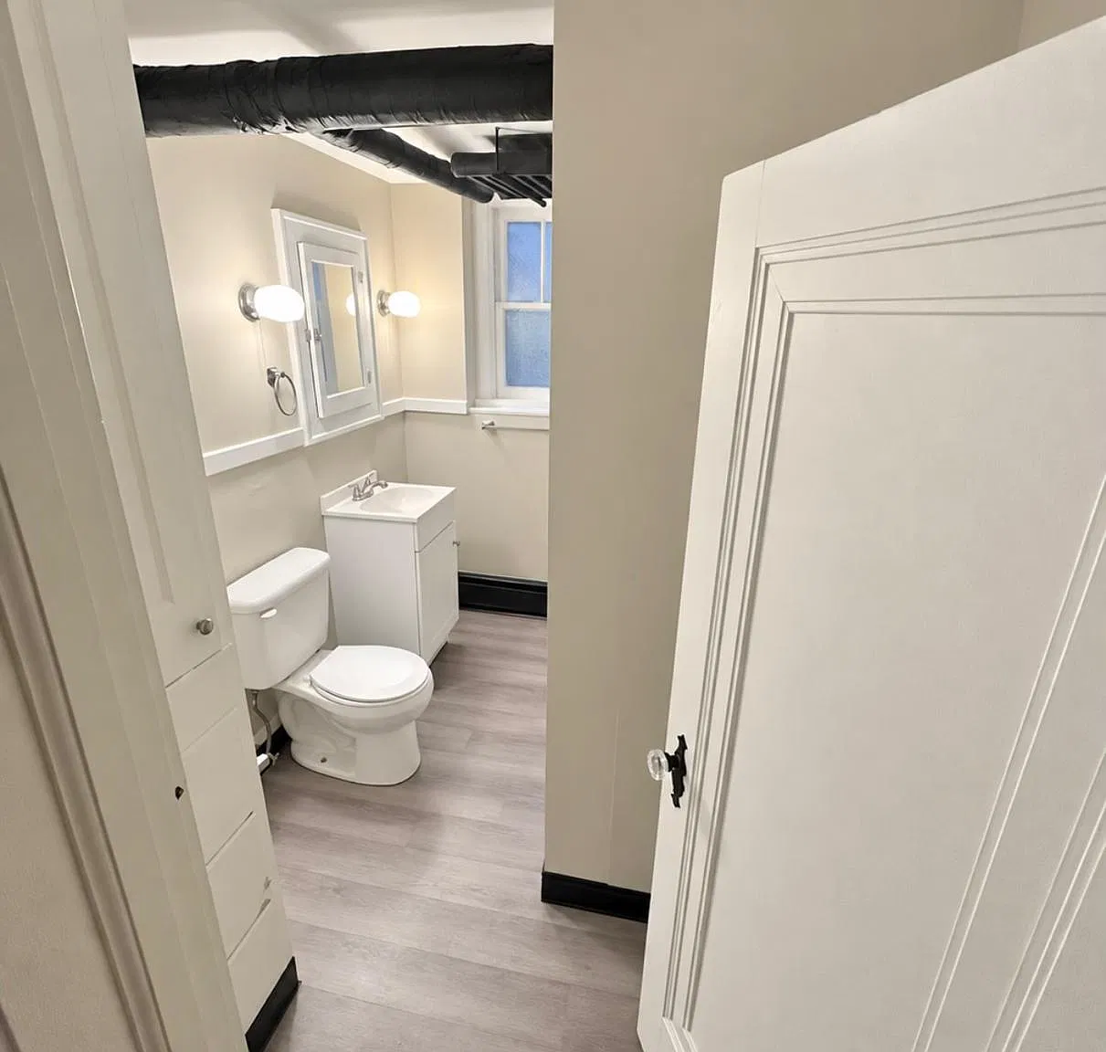 2 bed, 1.0 bath, 1100 sqft, $990 — Photo 4