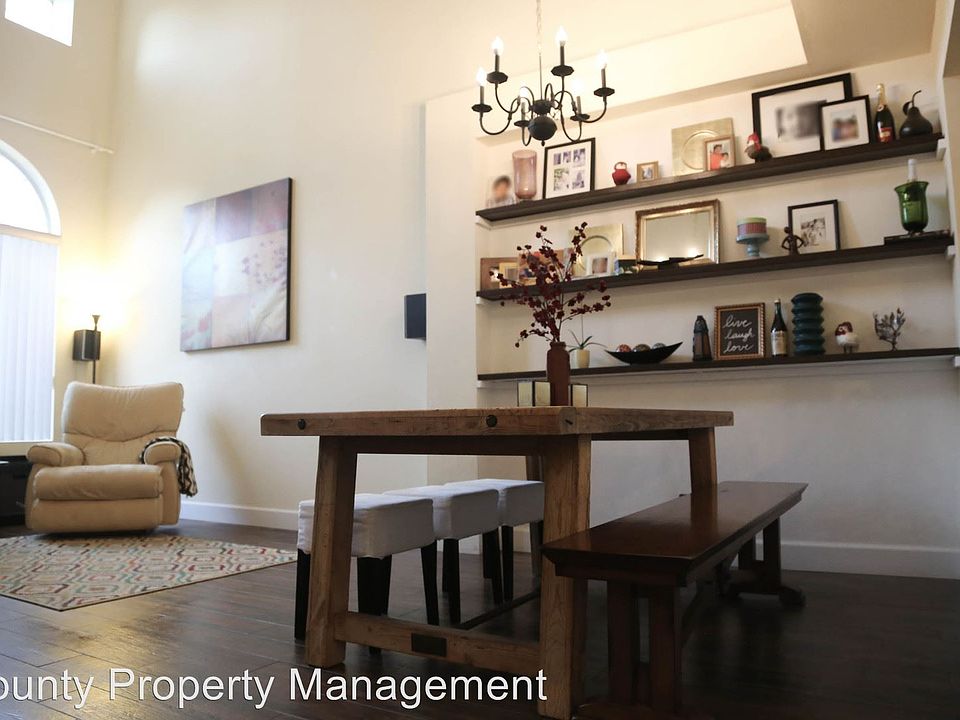 2nd image of 1215 Oyster Pl