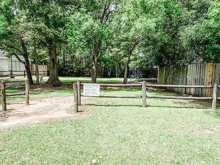 405 Belle Chase Ct S — Photo 11