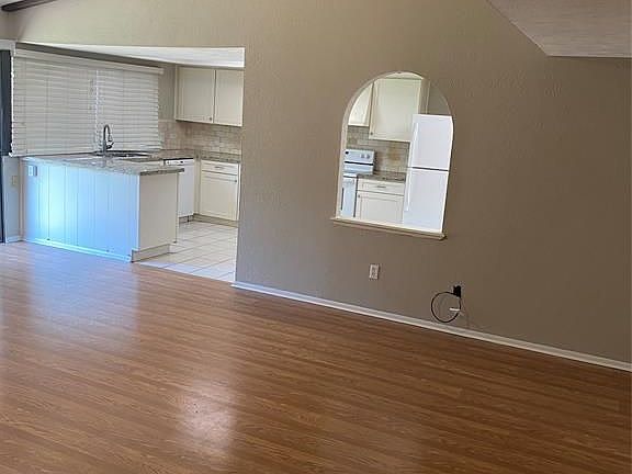 2nd image of 16822 Great Glen Dr