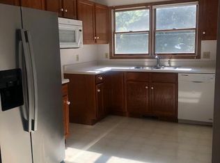 3200 N Willow Ct, Bettendorf, IA 52722