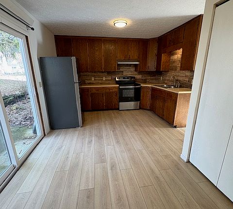 2nd image of 232 Lindale Ave