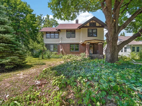 1134 38th St, Des Moines, IA 50311