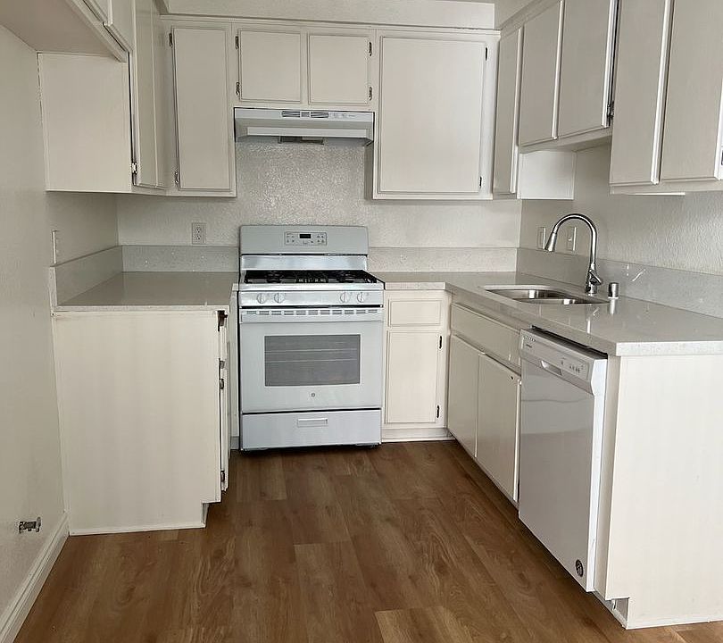1st image of 1326 W Carson St #112