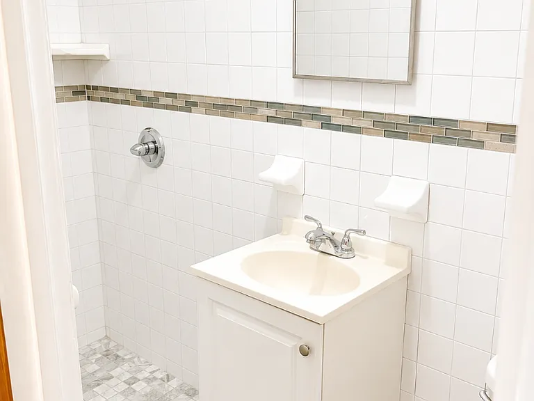 1657 Stephen St #2 — Photo 4