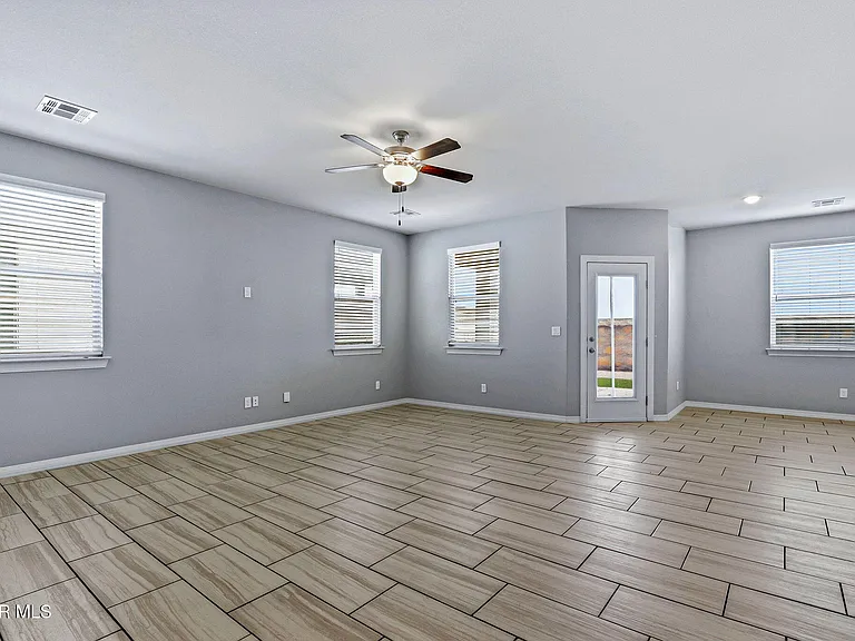 4704 Marisabel Azcarate St — Photo 25