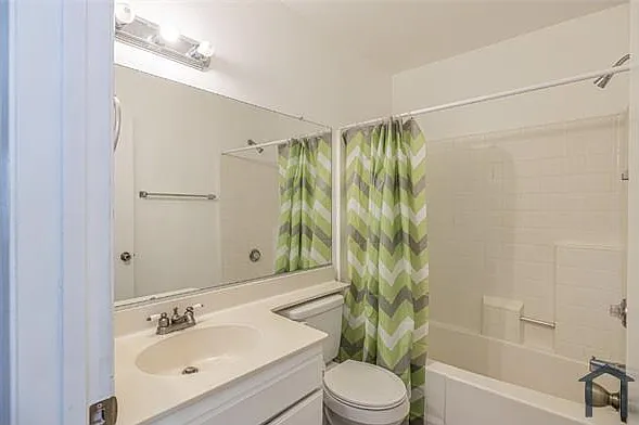 1850 E Avenue J2 #6 — Photo 3
