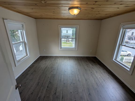 4th image of 142 John St