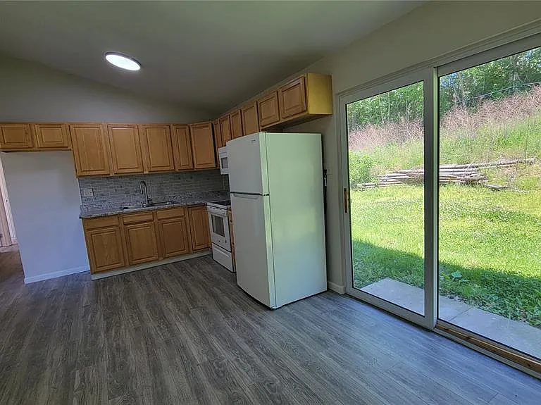 59 Cedar Ridge Dr — Photo 3
