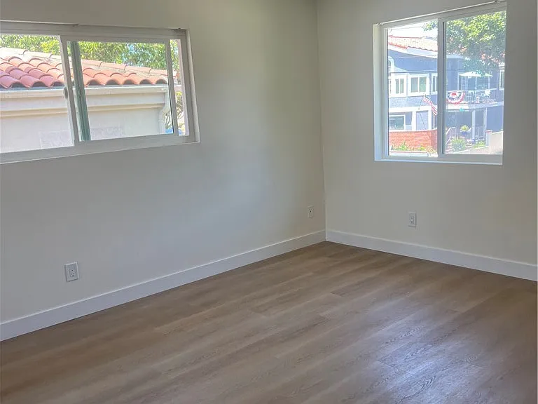 219 N Irena Ave — Photo 6