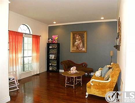 5th image of 8814 Bayshore Ln