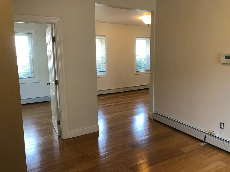 328 Williams St #1R — Photo 9