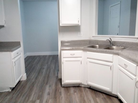 4th image of 6823 Neston Dr