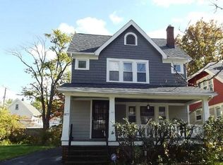877 Nela View Rd, Cleveland, OH 44112
