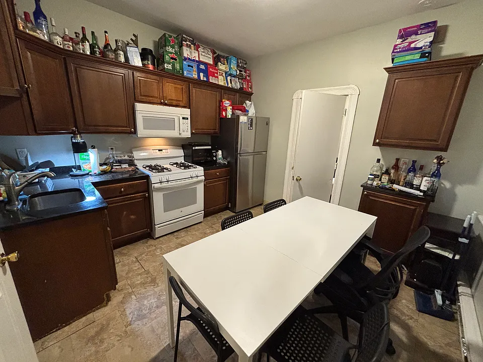 9 Noyes Pl #3