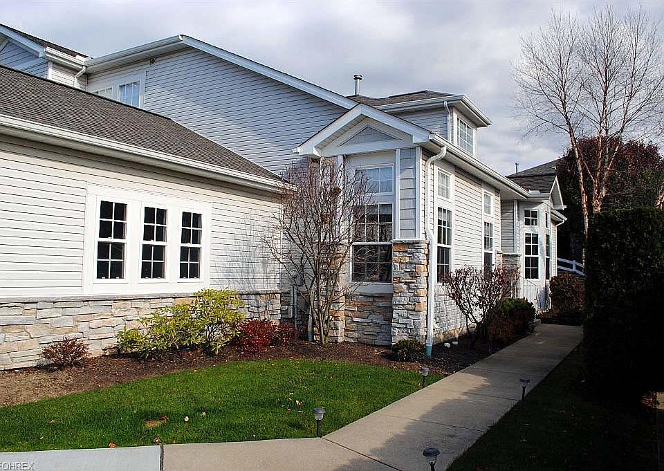 1st image of 125 Blossom Ln #3
