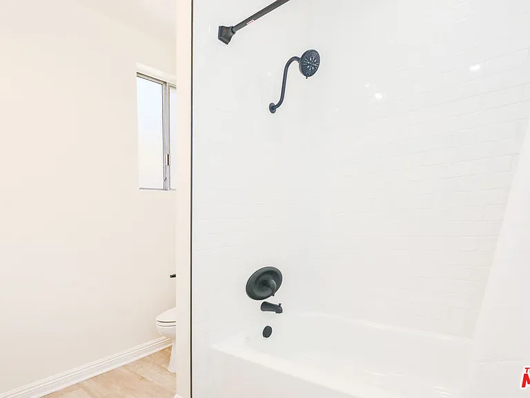 2602 Carnegie Ln #1 — Photo 37