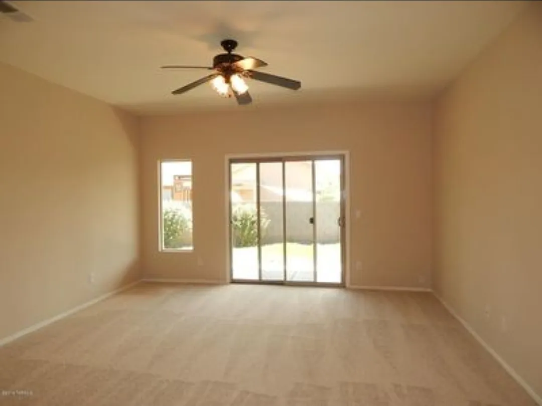 3 bed, 1387 sqft, $1,700 — Photo 4