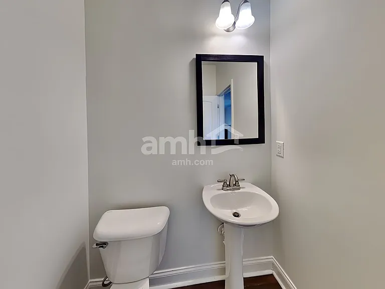 216 Leland Ln — Photo 9