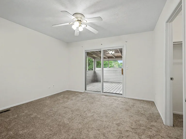 7711 Brams Hill Dr — Photo 32