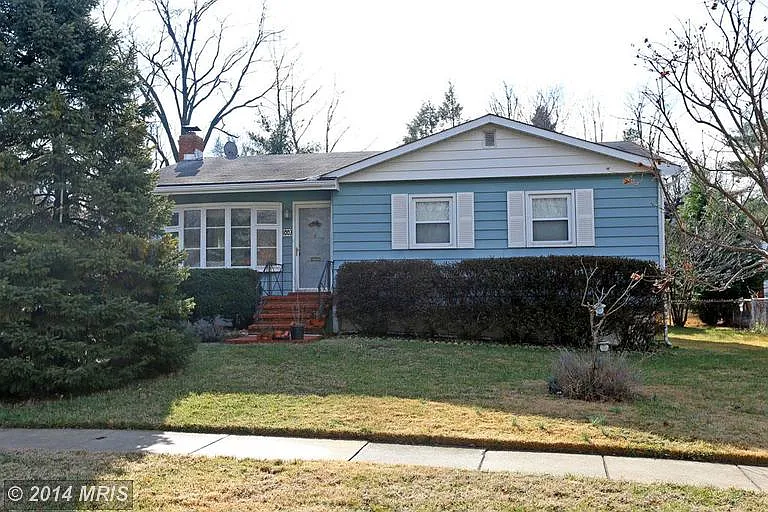 1003 Julian Pl photo 1