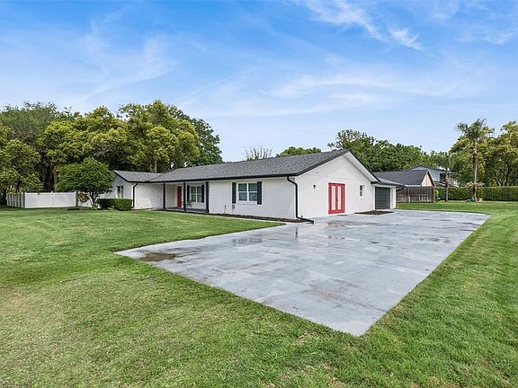 3rd image of 884 Cutler Rd
