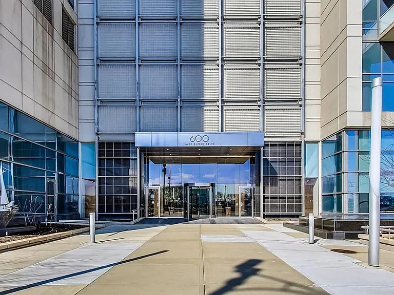 600 N Lake Shore Dr #3210 — Photo 2